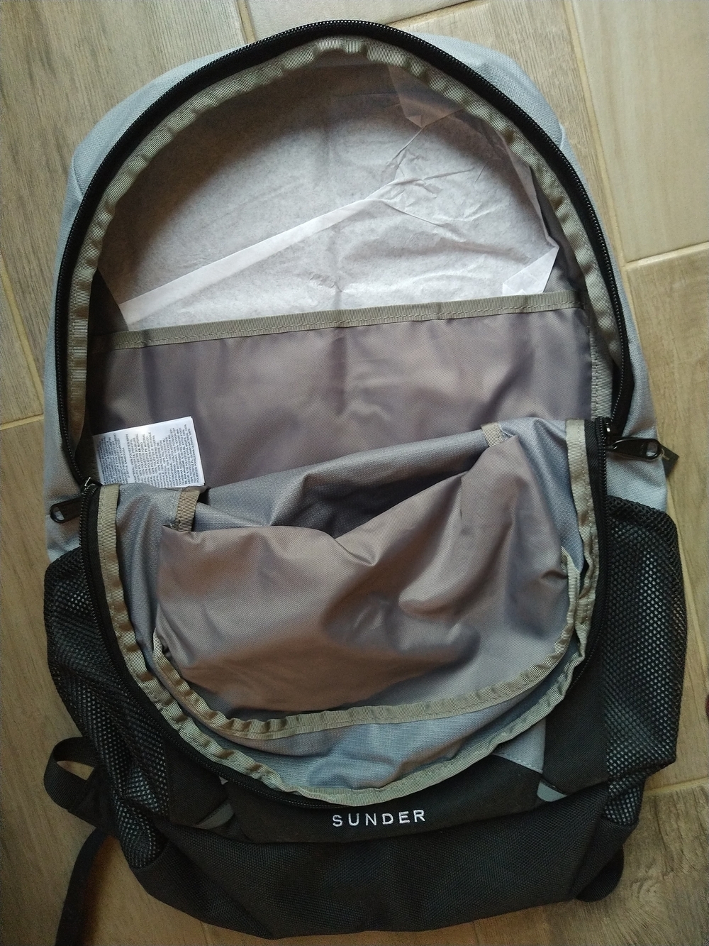 The North Face Sunder Backpack in Gray and Black + Caribbeaner Keychain - Picture 4 of 7
